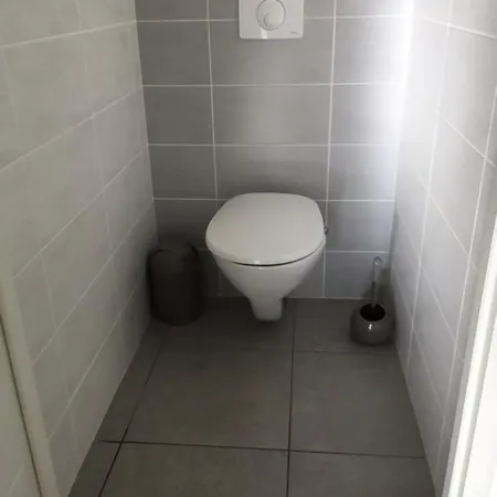 Les Terrasses De La Pinede - Appt Climatise *