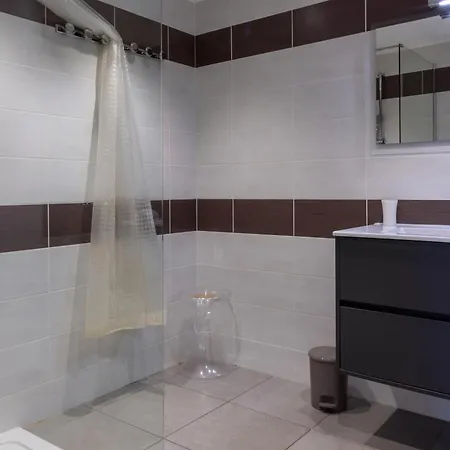 Apartment Les Terrasses De La Pinede - Appt Climatise *