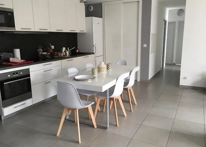 Appartement Les Terrasses De La Pinede - Appt Climatise