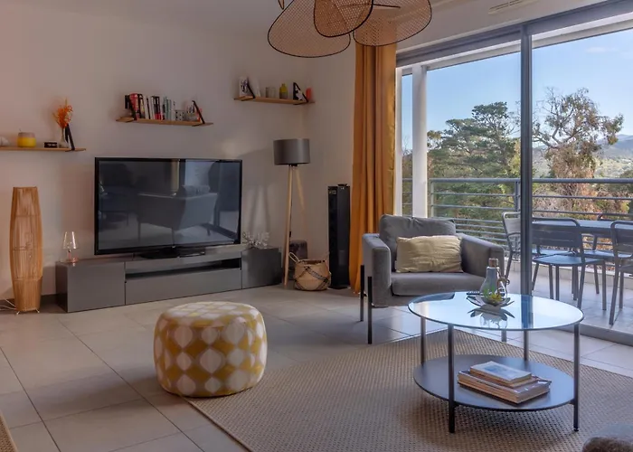 Appartement Les Terrasses De La Pinede - Appt Climatise *