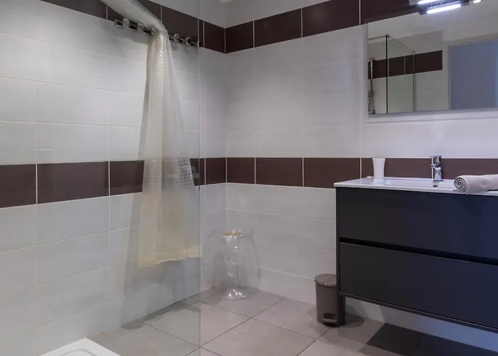 Appartement Les Terrasses De La Pinede - Appt Climatise *